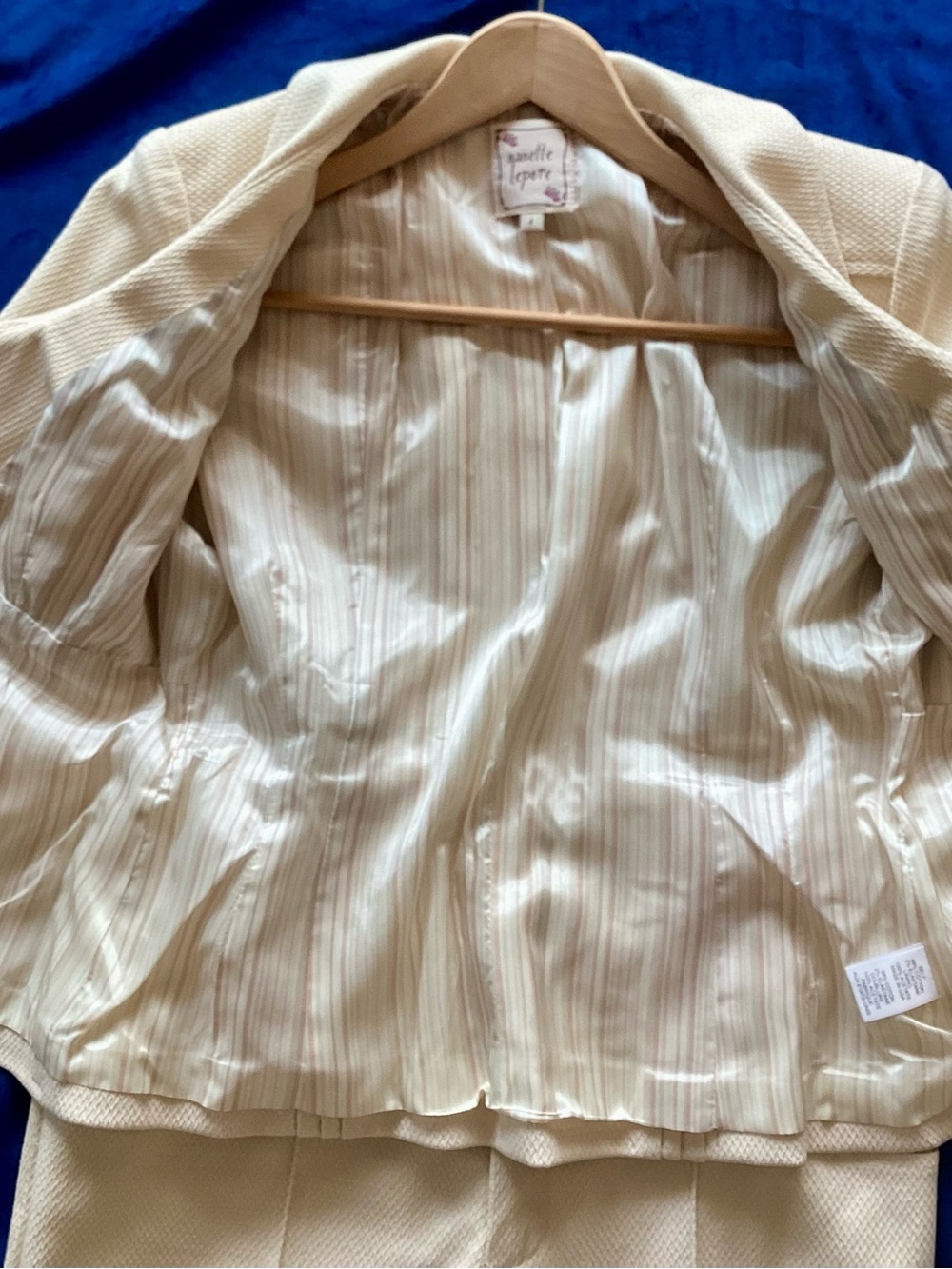 Nanette Lepore Cream Textured 2-Piece Pantsuit Split Size 4 / 2 Like New women’s - Picture 10 of 12